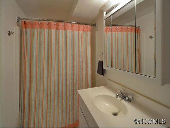 240 Kingswood Drive - Photo 16