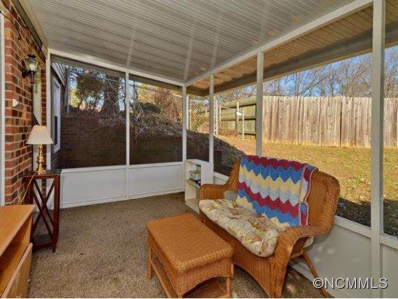 240 Kingswood Drive - Photo 18
