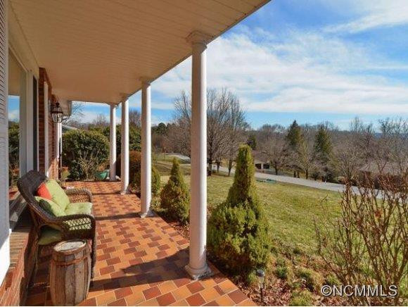 240 Kingswood Drive - Photo 3