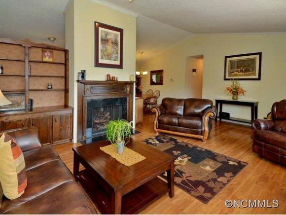 240 Kingswood Drive - Photo 4