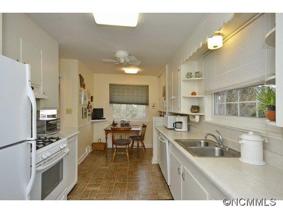 129 Midland Drive - Photo 10