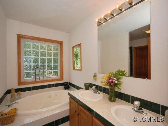 3 LAVENDER LN - Photo 8