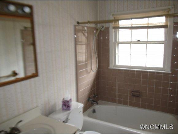 14 Mayfair Drive - Photo 5