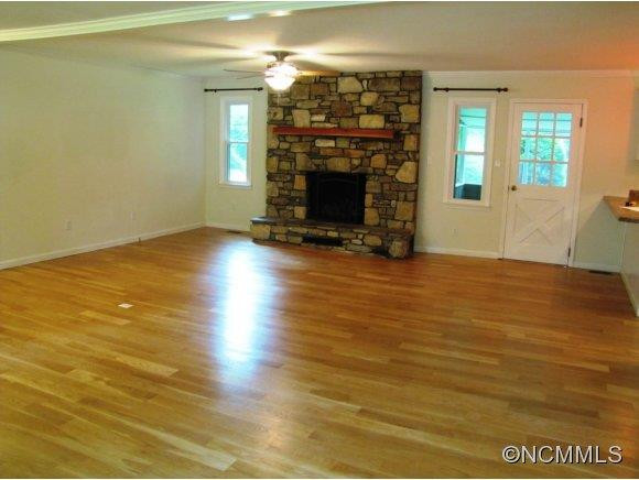 113 Crystal Spring Drive - Photo 3
