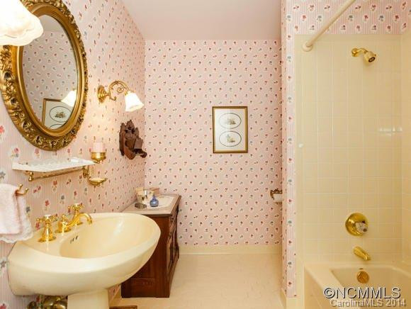 374 E Sondley Dr - Photo 18