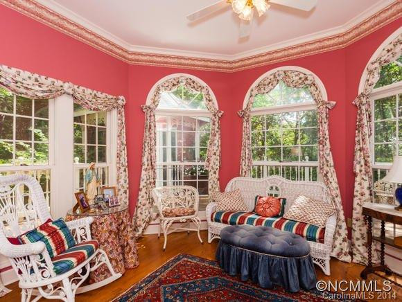 374 E Sondley Dr - Photo 4