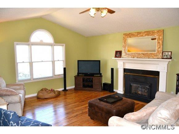 31 Fieldcrest Circle - Photo 2