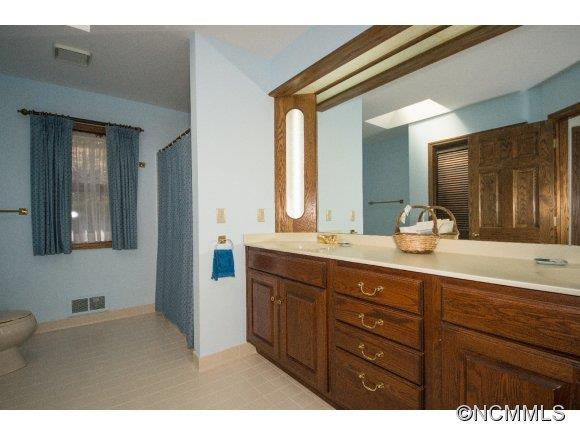 216 ESTATE DRIVE - Photo 18