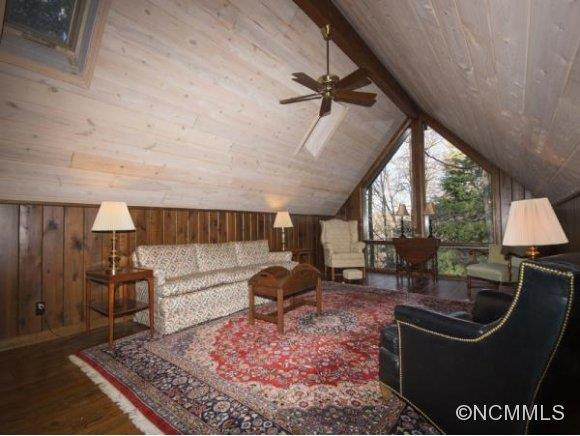 216 ESTATE DRIVE - Photo 20