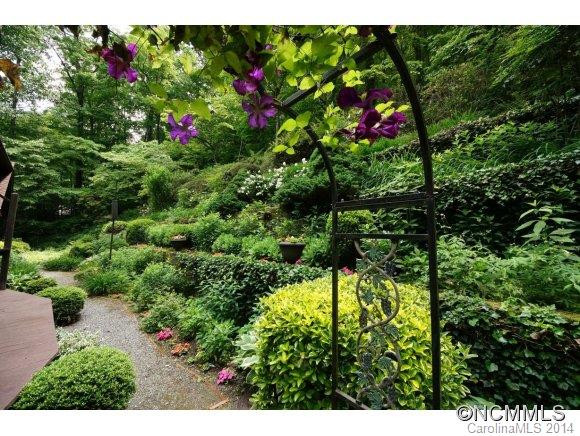 216 ESTATE DRIVE - Photo 24