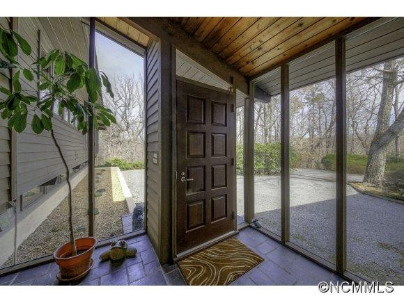 200 Thoroughbred Lane - Photo 3