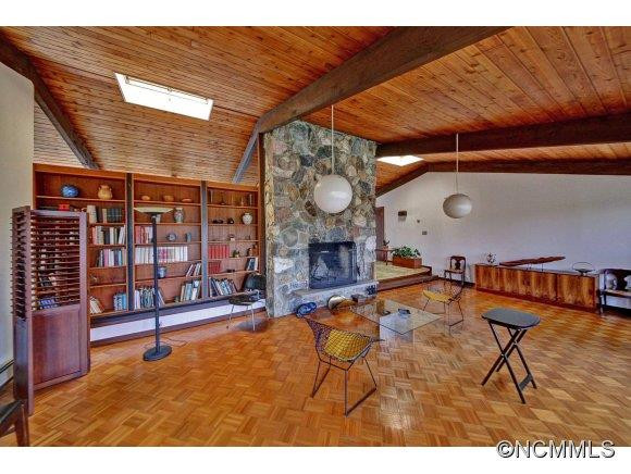 200 Thoroughbred Lane - Photo 5