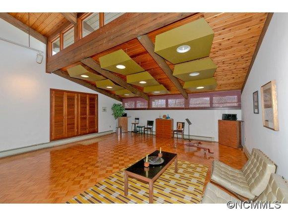 200 Thoroughbred Lane - Photo 8