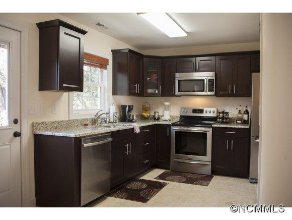 186 Aurora Drive - Photo 2