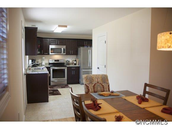 186 Aurora Drive - Photo 3