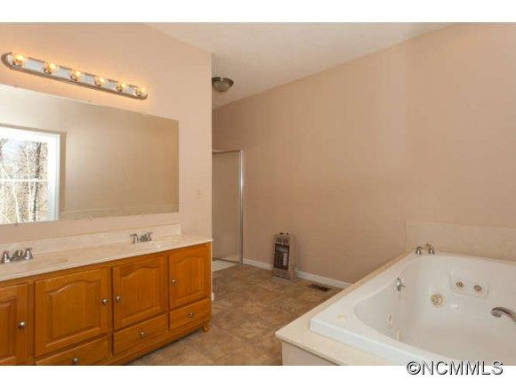39 LITTLE HUNGRY CREEK LANE - Photo 8
