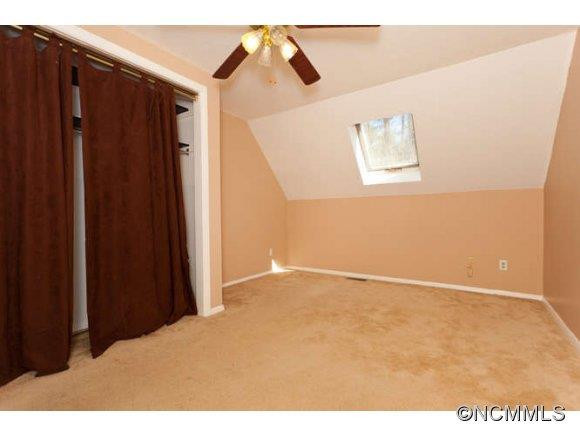 39 LITTLE HUNGRY CREEK LANE - Photo 9