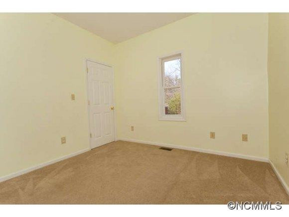 39 LITTLE HUNGRY CREEK LANE - Photo 10