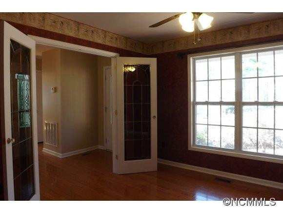 402 Winding Creek Drive - Photo 4