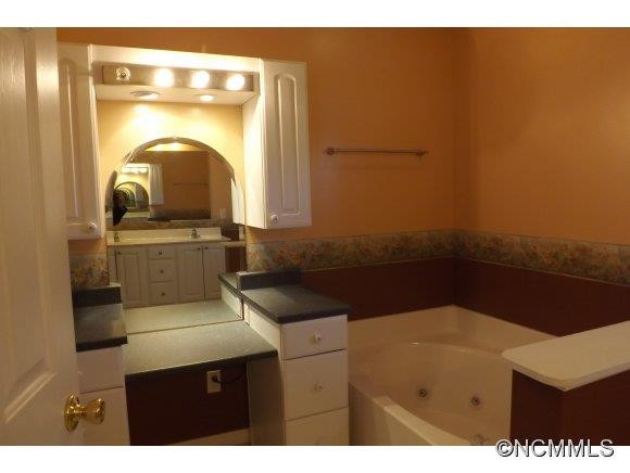 402 Winding Creek Drive - Photo 6