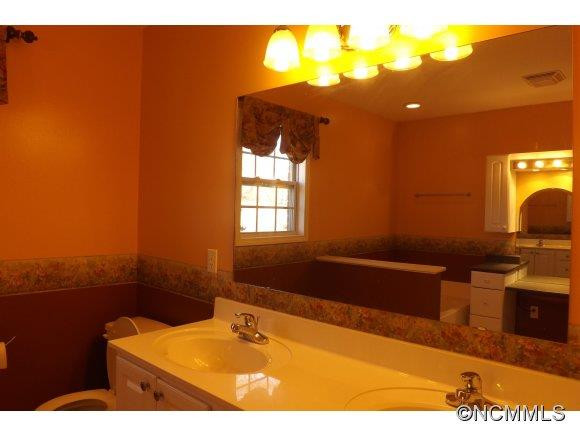 402 Winding Creek Drive - Photo 7