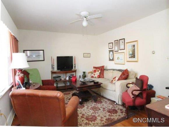 186 EDGEWOOD RD - Photo 2
