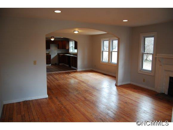 818 Gridley - Photo 2