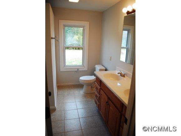 818 Gridley - Photo 5