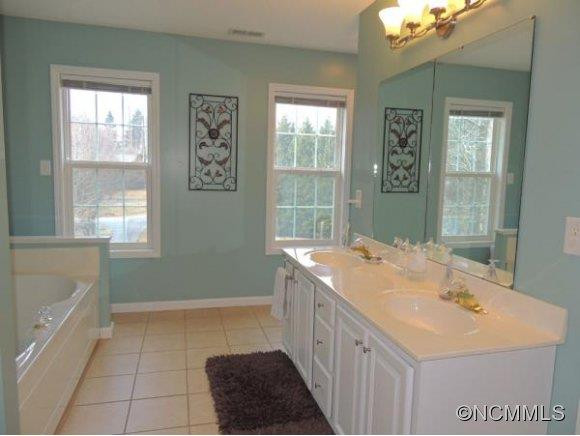 10 MALLORY MEADOWS COURT - Photo 7