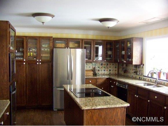 8 Woodmere Drive - Photo 5