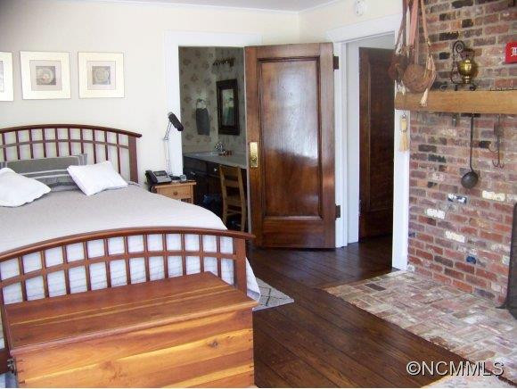 8 Woodmere Drive - Photo 9
