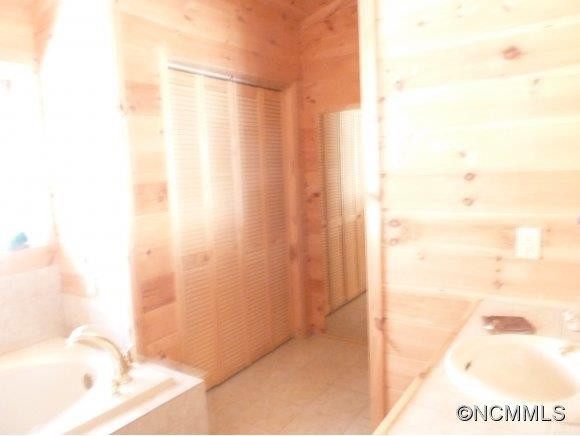  - Photo 8