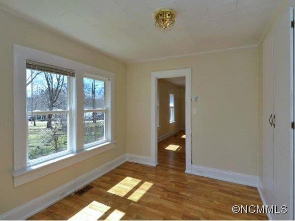 18 RIDGE AVENUE - Photo 3