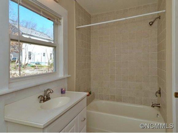 18 RIDGE AVENUE - Photo 5