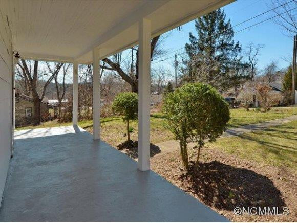 18 RIDGE AVENUE - Photo 9