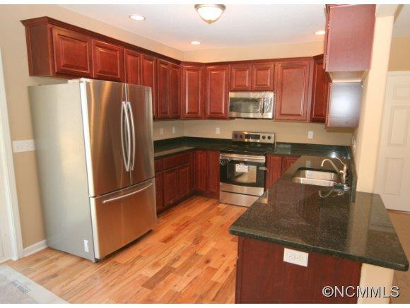 117 Brooklyn Ave - Photo 4