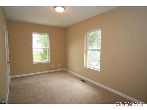 117 Brooklyn Ave - Photo 8