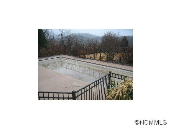  - Photo 3