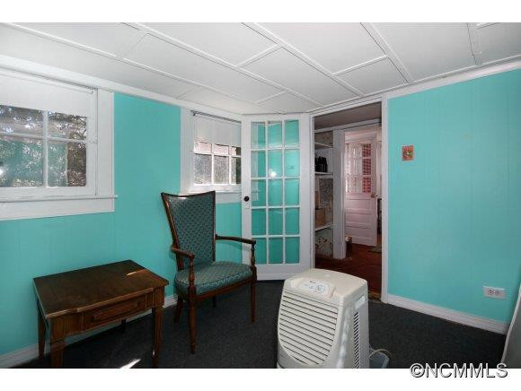 6 Laurel Avenue - Photo 13