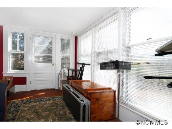 6 Laurel Avenue - Photo 14