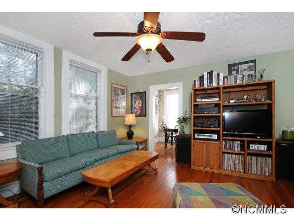 6 Laurel Avenue - Photo 3