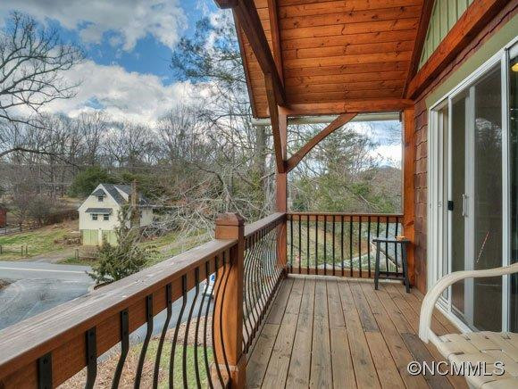 4 Roselyn Way - Photo 18