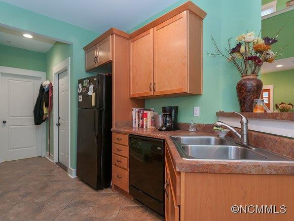 4 Roselyn Way - Photo 6