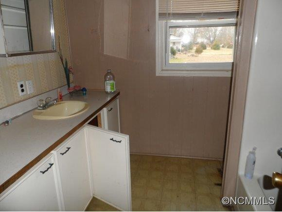 139 Phillips Drive - Photo 2