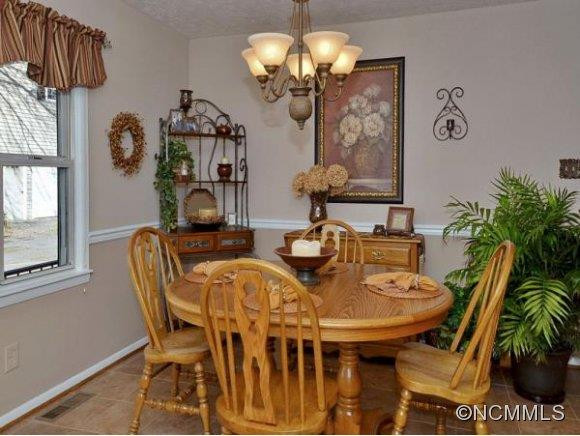 1006 NEW HAW CREEK RD - Photo 6