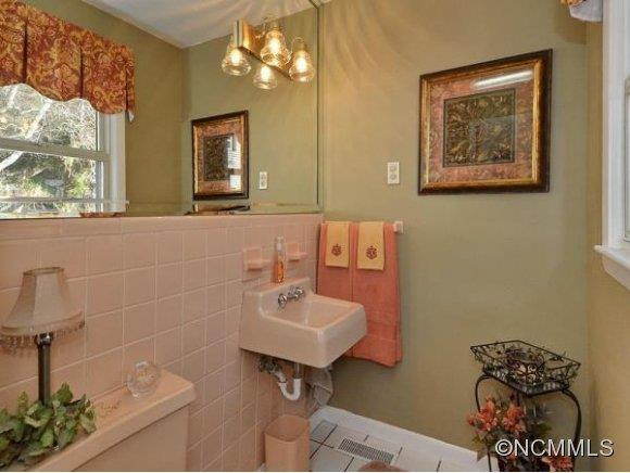 1006 NEW HAW CREEK RD - Photo 8