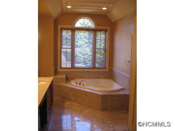  - Photo 6