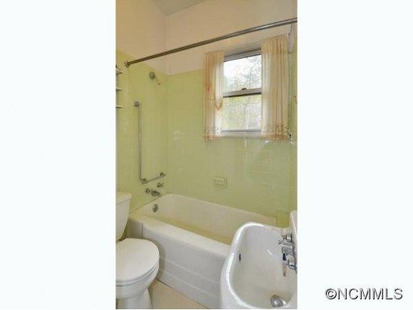 69 MADELINE AVE - Photo 6