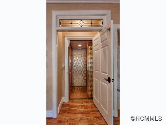 1121 Burnside Drive - Photo 11