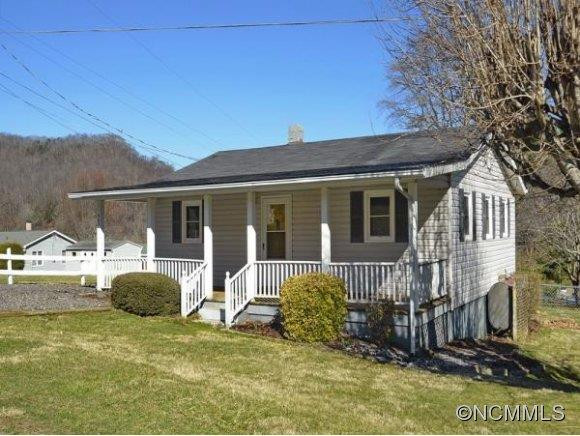 407 VALLEY VIEW CIRCLE